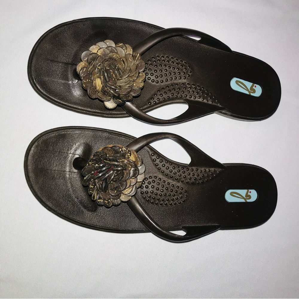 OKAbee sandals Medium